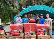 Dinsos Agara Serahkan Bantuan Masa Panik untuk Korban Kebakaran