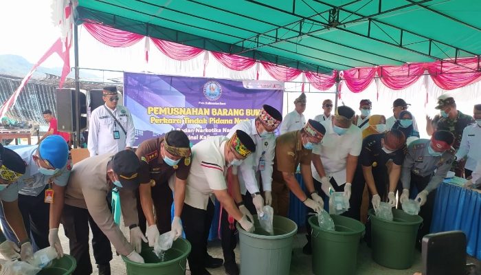 Danrem 121/Abw dan BNNP Kalbar Deklarasi Anti Narkoba di Bengkayang