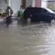 Intensitas curah hujan cukup tinggi akibatkan jalanan dan rumah warga kebanjiran