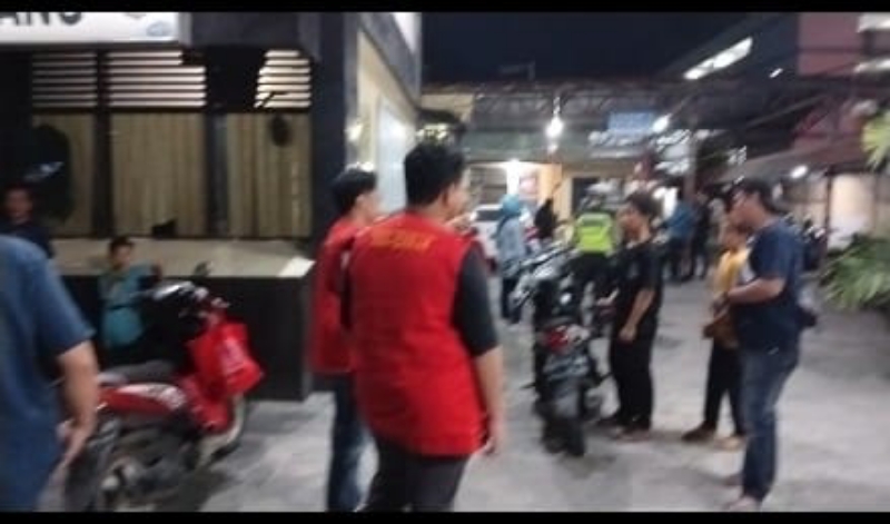 Polsek Mamajang aktif lakukan patroli dan pemeriksaan kendaraan untuk cegah kejahatan malam hari