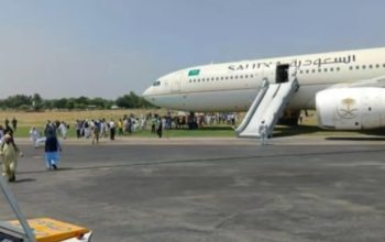 Rangkaian Foto: Pesawat Saudi Arabian Airlines Terbakar Saat Mendarat di Pakistan!