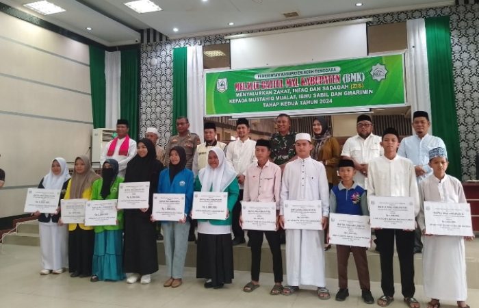 Baitul Mal Aceh Tenggara Salurkan Dana ZIS Tahap II kepada Mustahiq dan Mahasiswa