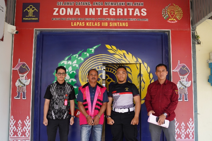 Dugaan korupsi Kades Hulu Dedai: Kejaksaan Negeri Sintang menahan R atas dugaan penyelewengan APBDes 2022