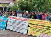 Aliansi Masyarakat Peduli Kayan Hilir gelar aksi damai di Kejari Sintang