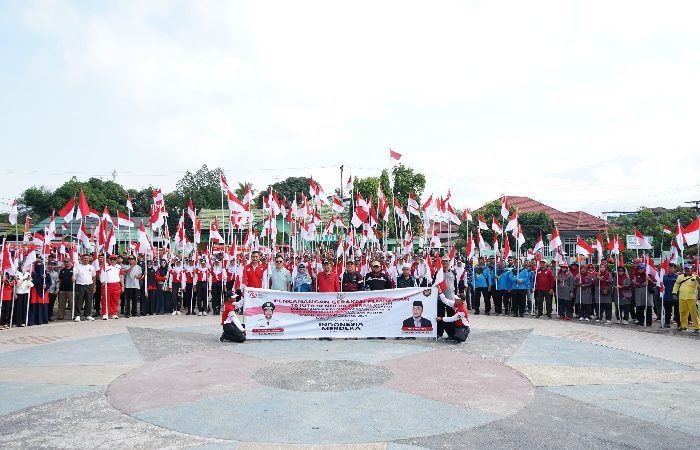 PJ Bupati Syakir Pimpin Apel Gerakan Pembagian 10 Juta Bendera Merah Putih 