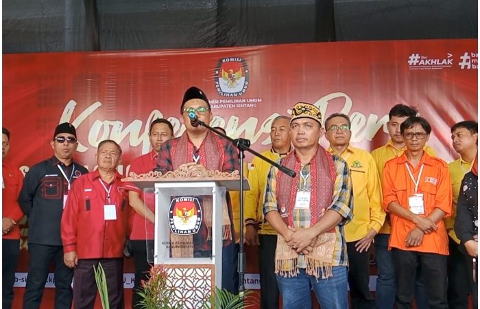 Pasangan Didit Surahmayadi-Melkianus Resmi Mendaftar sebagai Calon Bupati dan Wakil Bupati Sintang