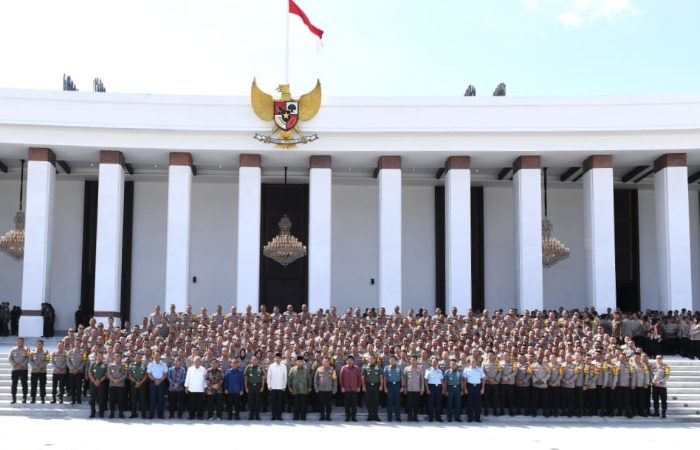 Presiden Jokowi Berikan Pengarahan kepada Pejabat TNI dan Polri di IKN: Tantangan dan Transformasi Menuju Profesionalisme Modern
