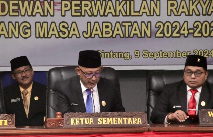 Indra Subekti Memimpin Sidang Paripurna sebagai Ketua Sementara DPRD Sintang