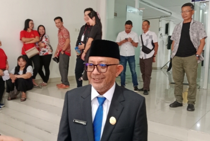 Indra Subekti resmi dilantik sebagai anggota DPRD Sintang