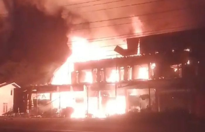 Begini Kronologis Si Jago Merah Hanguskan 8 Ruko di Jalan Sintang-Pontianak