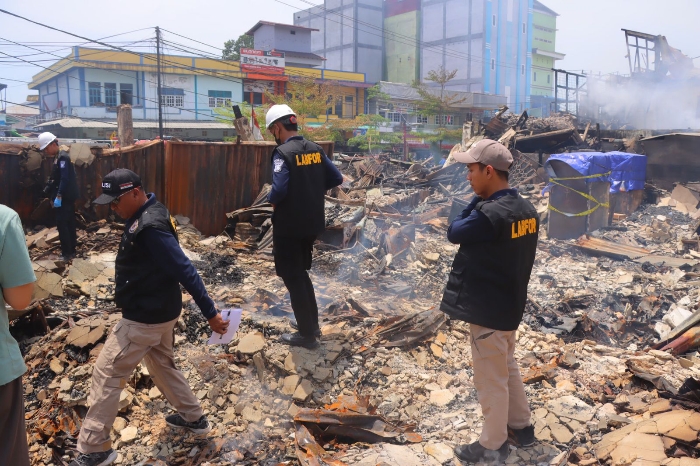 Puslabfor Polda Kalbar selidiki kebakaran 21 ruko di Sintang