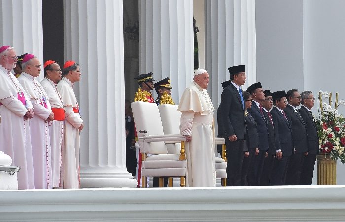 Presiden Jokowi Sambut Sri Paus Fransiskus di Istana Merdeka: Momen Bersejarah Bagi Indonesia