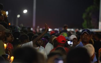 Antusiasme Ribuan Orang Sambut Paus Fransiskus di Papua Nugini: Perjalanan Iman dan Harapan Antusiasme Ribuan Orang Sambut Paus Fransiskus di Papua Nugini: Perjalanan Iman dan Harapan