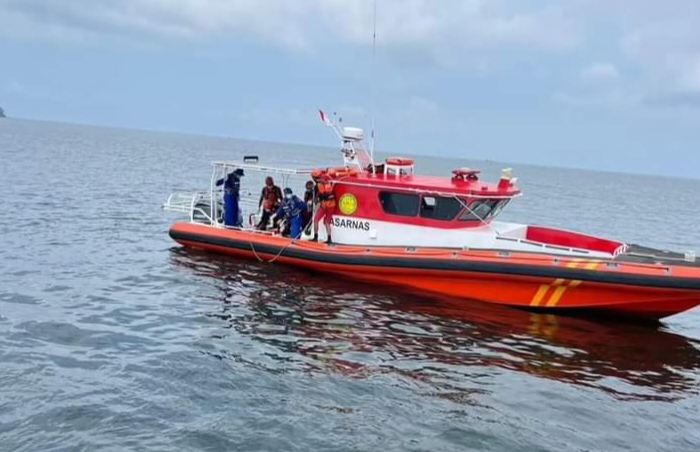 Tim SAR temukan kedua ABK KM Kaya Sampurna yang hilang di perairan Kalimantan Barat