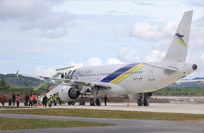 Bandara Singkawang sukses melayani penerbangan perdana