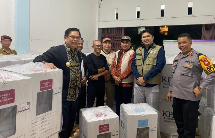 Franz Zeno pantau kesiapan logistik Pilkada 2024 Sekadau
