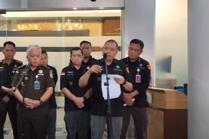 Direktur Jak TV ditetapkan tersangka kasus perintangan penyidikan korupsi PT Timah dan impor gula