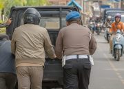 Aiptu Aris Abdullah Bantu Mobil Mogok di Sintang, Bukti Polisi Humanis dan Sigap di Lapangan