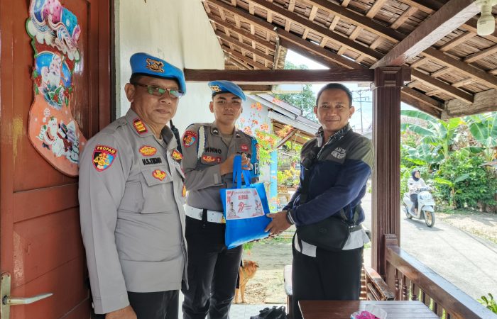Siepropam Polres Sintang Laksanakan Program Sosial “PROPAM BERBAGI” Sambut HUT Bhayangkara ke-79