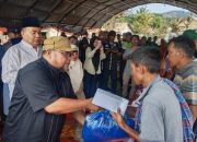 Bupati Aceh Tenggara Salurkan Bantuan Masa Panik Korban Kebakaran di Desa Lingga Alas