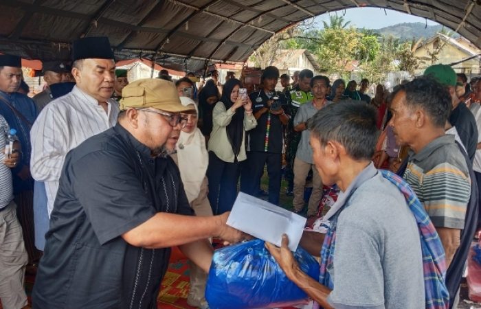 Bupati Aceh Tenggara Salurkan Bantuan Masa Panik Korban Kebakaran di Desa Lingga Alas