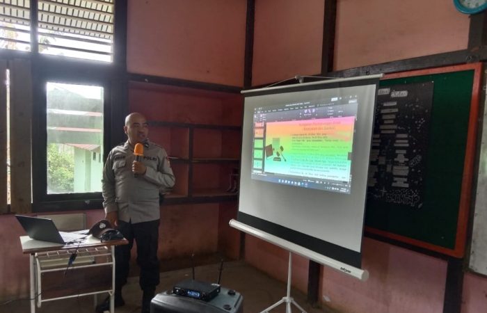 Edukasi Anti-Bullying & Narkoba di SMAN 1 Tanah Pinoh Bersama Polsek Kota Baru