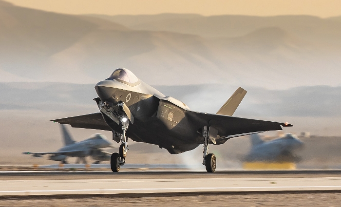 Foto ilustrasi adalah artikel F-35 Lighting milik Inggris yang terdampar di Bandara India