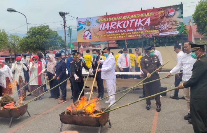 Usai Peringati HUT RI ke 80, Polres Aceh Tenggara Musnahkan Barang Bukti Narkoba dan Ganja