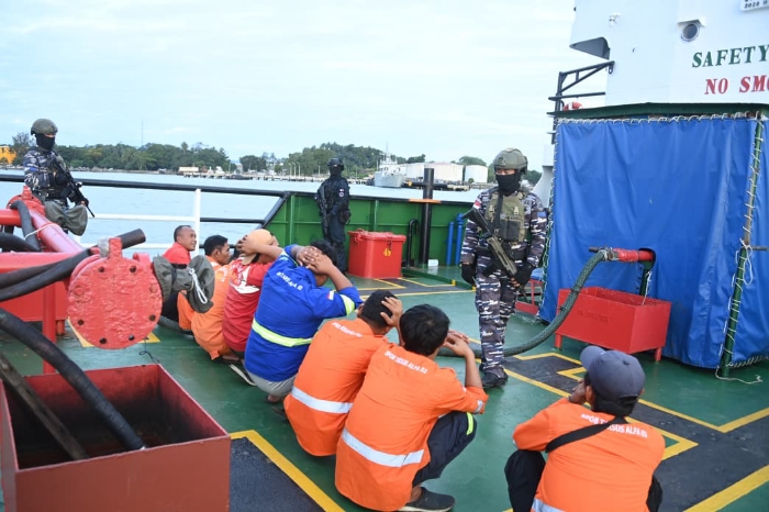 Mengulas Latihan Kolaborasi Laut–Udara TNI 5 Mengulas Latihan Kolaborasi Laut–Udara TNI 5