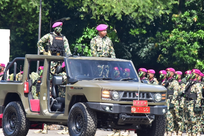 Panglima TNI Resmi Jadi Warga Kehormatan Marinir! Upacara Spektakuler Warnai Momen Bersejarah