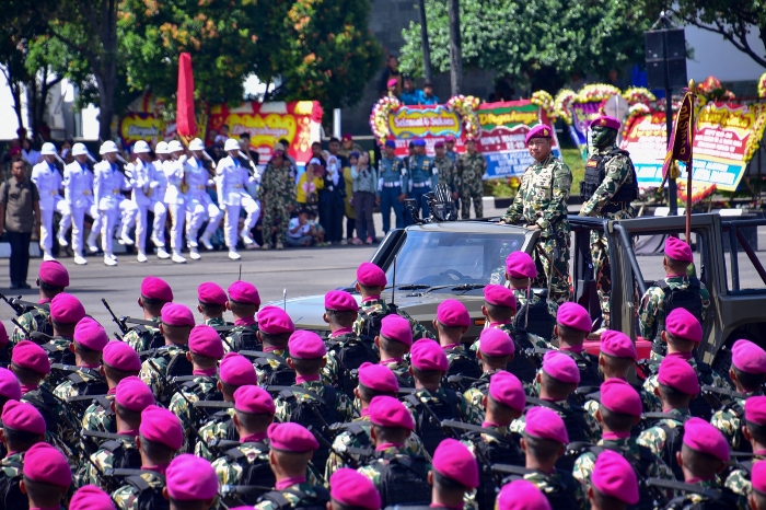 Panglima TNI Resmi Jadi Warga Kehormatan Marinir 6