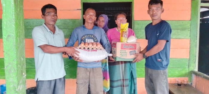 Usai Kebakaran, Kepdes Batu Hampakhen Salurkan Bantuan Masa Panik, LSM Penjara Apresiasi