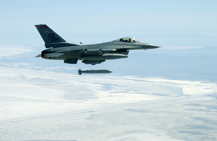 Pentagon Akui Aksinya, Pilot F-16 AS Dapat Bintang Perak usai Lolos dari Serangan Rudal Berat di Yaman
