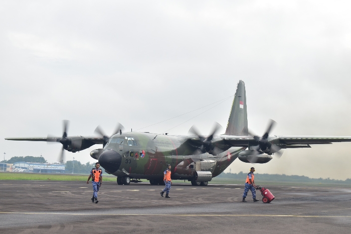 Lanud SMH Kirim 14 Ton Bantuan untuk Aceh–Sumut–Sumbar, Hercules C-130 Terbang Sepanjang Malam!