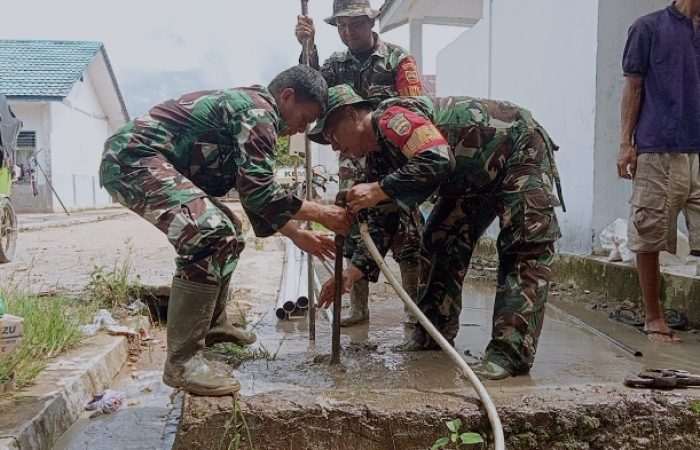 Satgas Gulbencal Kodam I/BB Bangun Sumur Bor Air Bersih untuk Pengungsi di Tukka