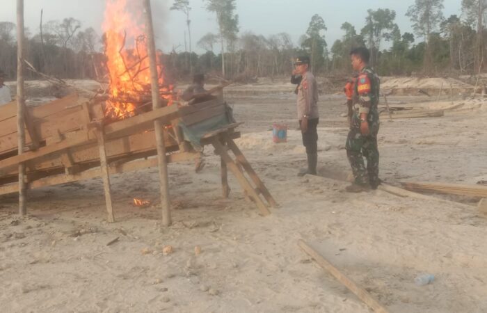 Tolak Pertambangan  Ilegal, Polsek Mentebah Lakukan Penertiban PETI di Wilayah Hukumnya