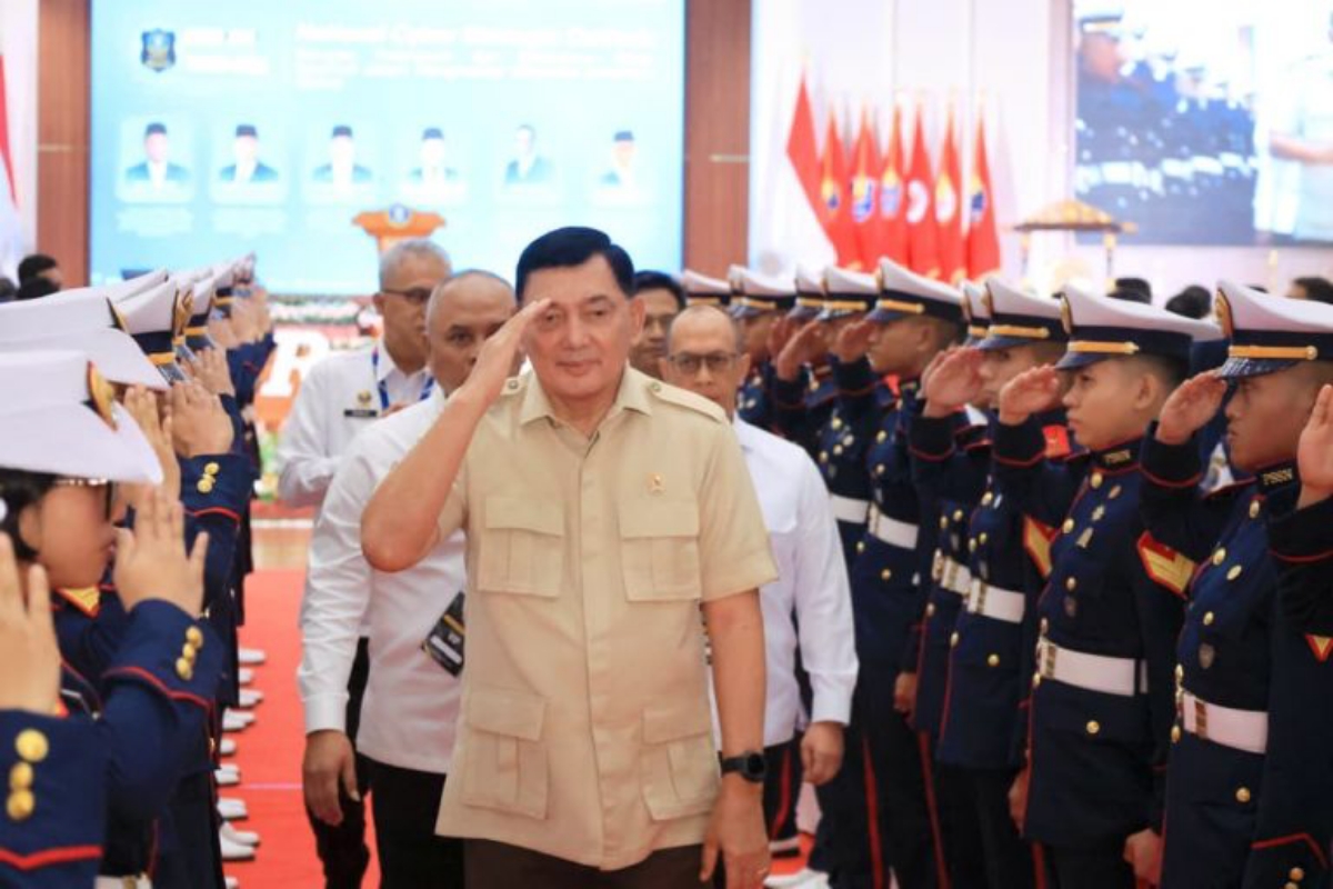 Menhan Sjafrie Sjamsoeddin mengenai pentingnya kedaulatan siber sebagai fondasi pertahanan dalam menghadapi perang asimetris