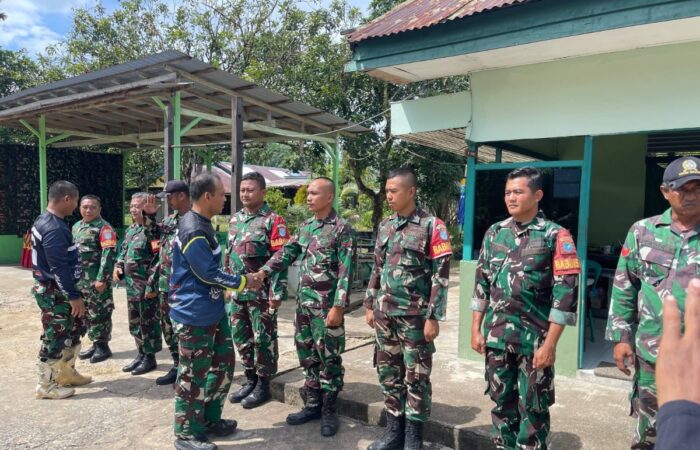 Bangga Babinsa, Danrem 121/Abw Kunjungi Koramil Parindu Sanggau Naik Motor Trail