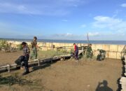 Sinergi Koramil 05/Pemangkat, TNI AL, Pemdes dan Pol Airud Bersihkan Pantai Sinam Sambas