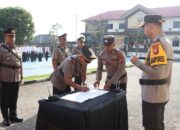 Mutasi Jabatan di Polres Sekadau, Kapolres Tekankan Profesionalisme Pelayanan