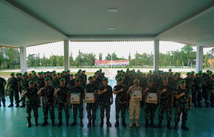 Danrem 121/Abw Bagikan THR dan Bingkisan Lebaran, Tekankan Keamanan Saat Cuti Idul Fitri 1447 H