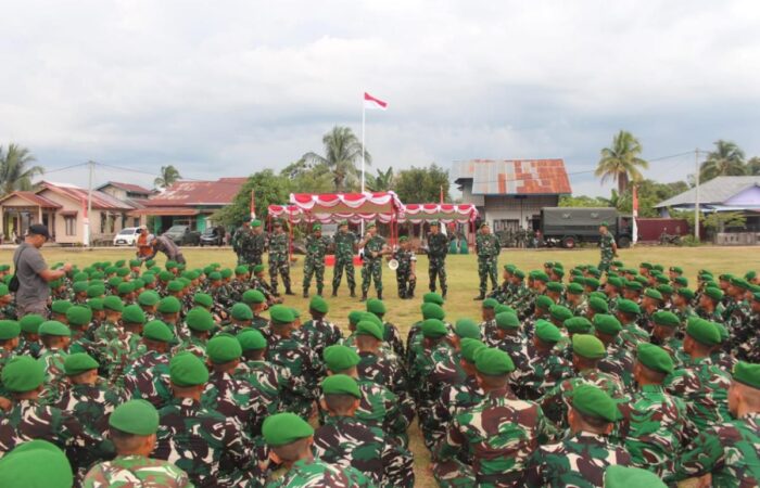 Dandim 1206 Putussibau Tekankan Disiplin dan Profesionalisme Prajurit Yonif TP 927 Uncak Kapuas