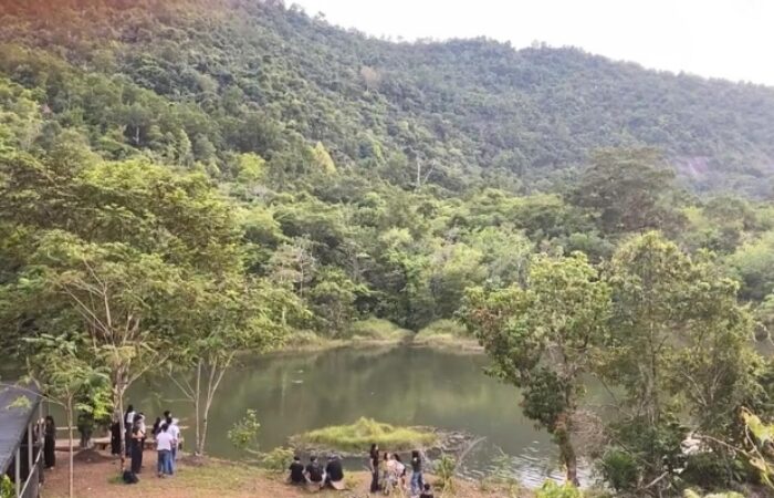 Danau Bukit Luit Sintang Viral, DPRD Minta Wisatawan Jaga Kebersihan