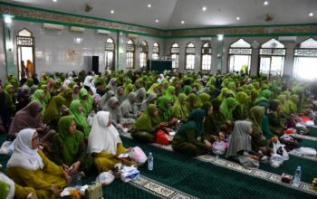 Pengajian Akbar Muslimat NU Sintang, Pemkab Dorong Lahirnya Muslimah Kuat dan Berakhlak