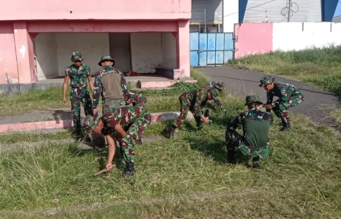 Wujudkan Gerakan Indonesia Asri, Kodim 1310/Bitung dan Yonif 916/BS Gelar Kerja Bakti Massal di Stadion Duasudara