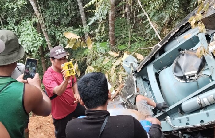Polri Kawal Olah TKP dan Investigasi Kecelakaan Helikopter PK-CFX di Nanga Taman