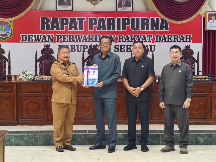 Wabup Sekadau sampaikan LKPJ 2025. IPM naik ke 68,73 & kemiskinan turun 5,61%.