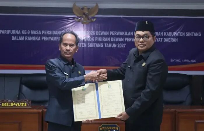 Yohanes Rumpak Pimpin Rapat Paripurna DPRD Sintang, Pokok Pikiran DPRD 2027 Resmi Diserahkan