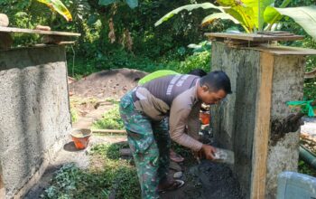 Dukung Program Pemerintah, Babinsa Koramil Airmadidi Kawal Percepatan Jembatan Perintis Garuda