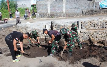 Karya Bakti Pembersihan Lokasi Pembangunan Jembatan Garuda, Wujud Sinergi TNI dan Masyarakat di Girian Indah